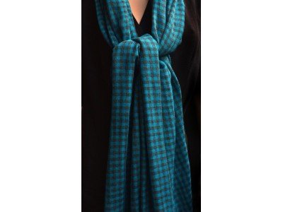 Wollen sjaal, grijs en turquoise ruitjes