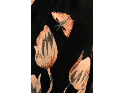 Tulpen en vlindersjaal, zwart, offwhite, zalm en groen