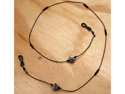 Handgemaakt design brillenkoordje, zwart-wit