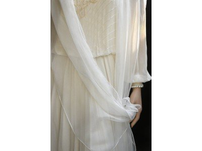 Witte zijden chiffon sjaal of bruidssjaal